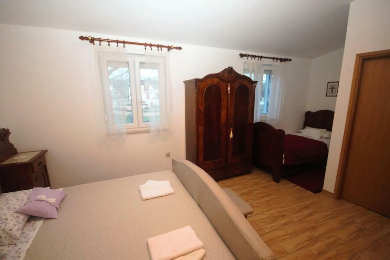 Apartments Cvelic Milovcic Malinska