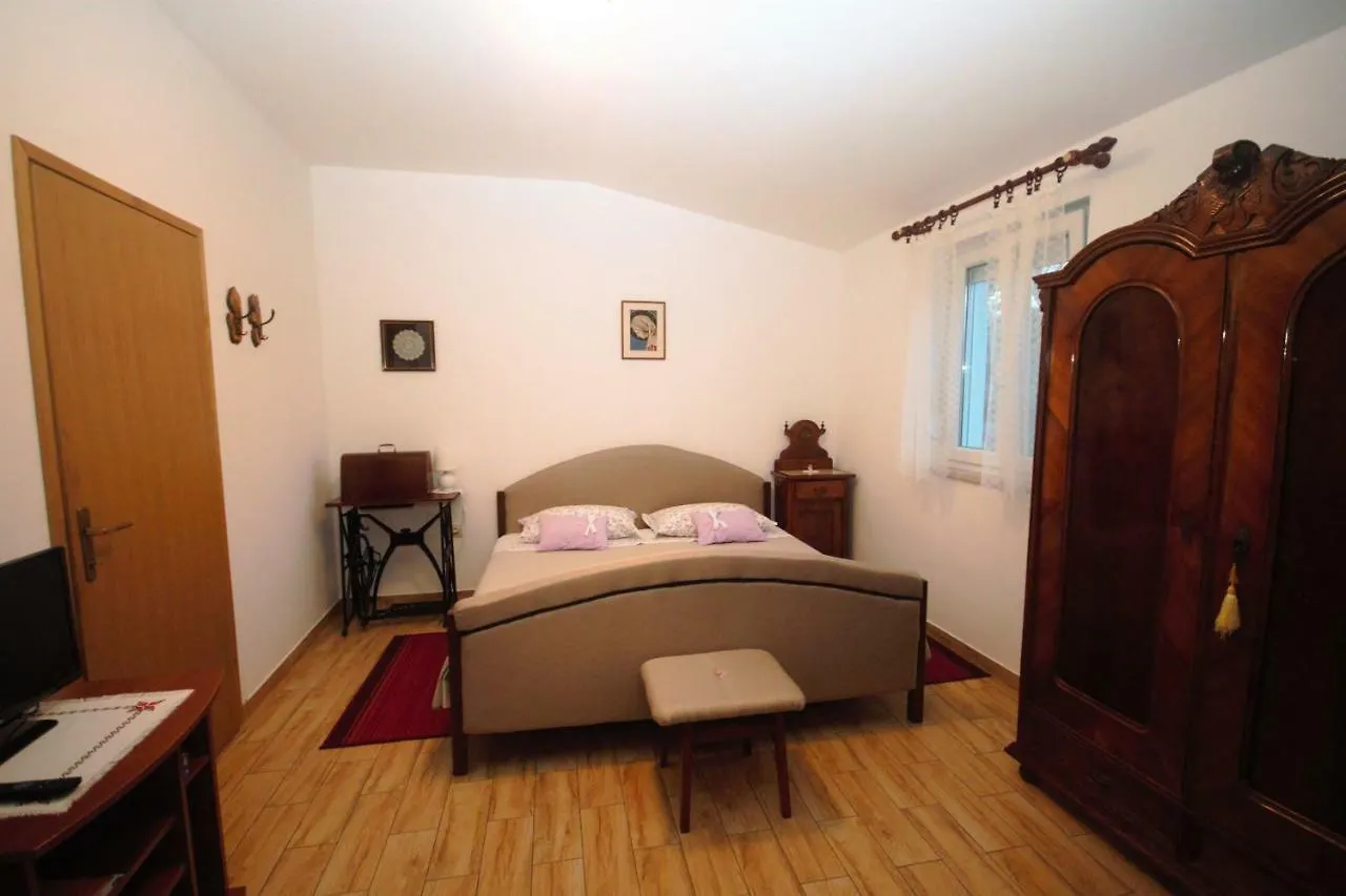 Apartments Cvelic Milovcic Malinska
